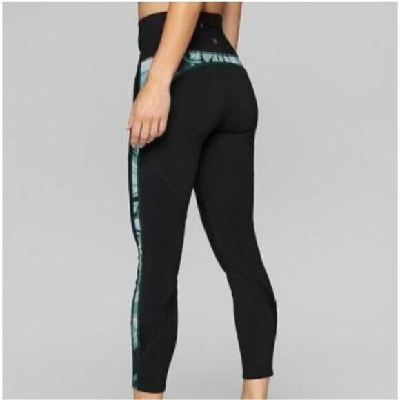 Athleta Abyss/Black Marble Precision 7/8 Tight Legging Size Medium - Picture 3 of 8